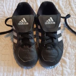Adidas cleats. 10 kids. Excellent condition.